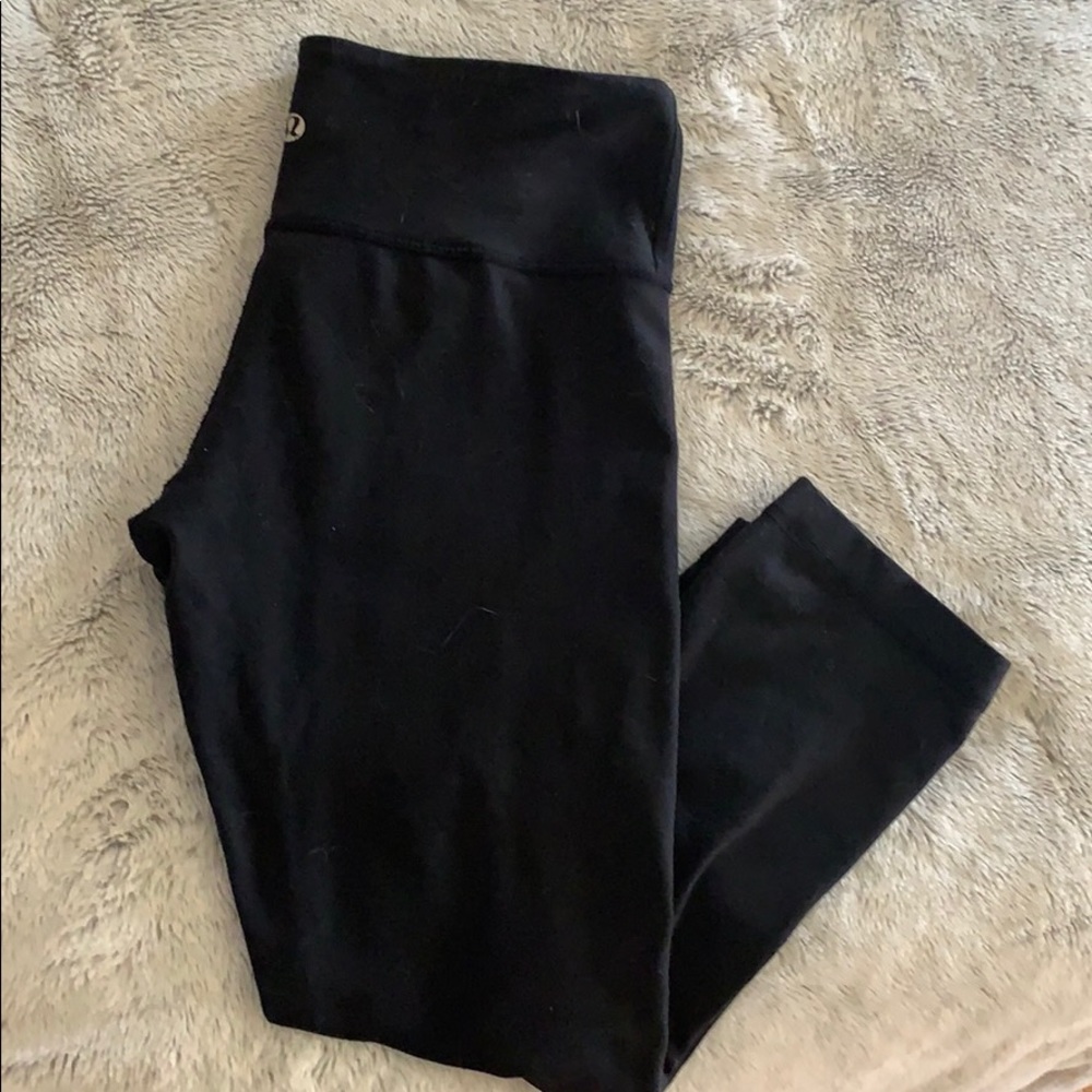 Black Lululemon Cropped leggings